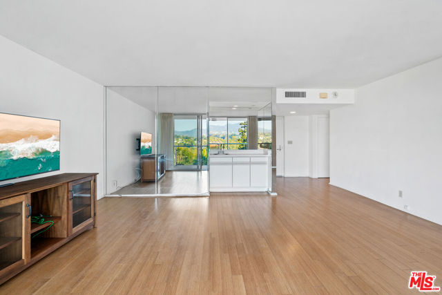 201 Ocean Avenue, 810B photo 4