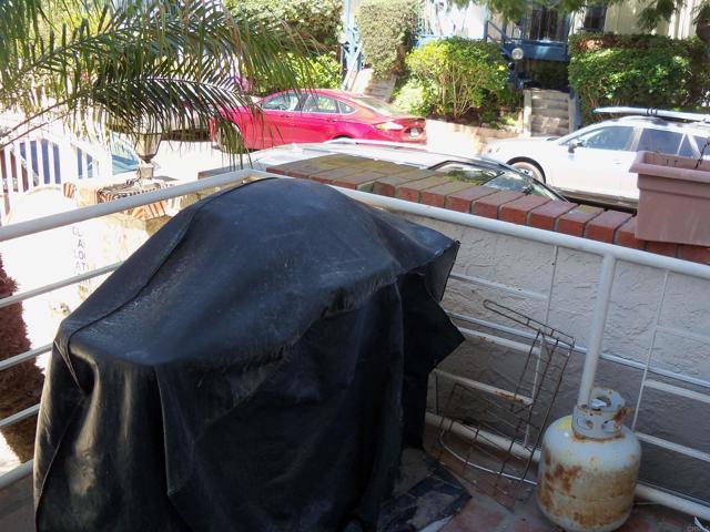 3920 Riviera Drive, Pacific Beach (San Diego) CA: https://media.crmls.org/mediaz/c0f0c188-e05b-4ef9-bef3-c801faee2265.jpg