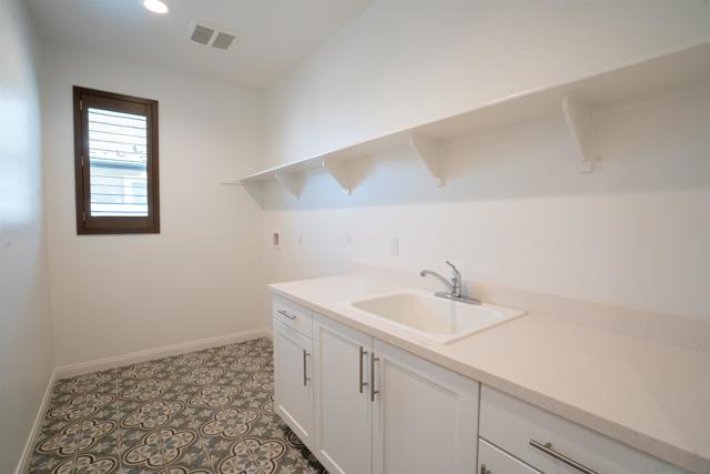 39818 Ninebark Ct, Temecula CA: https://media.crmls.org/mediaz/c0f11e1f-cd0b-4e2f-abd7-810a20d3345a.jpg