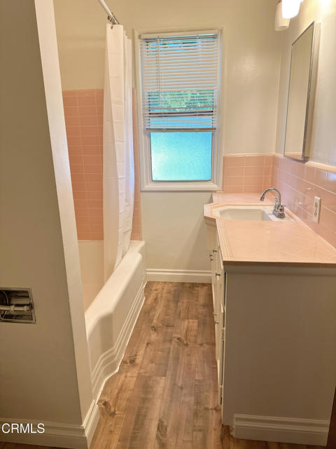 2483 Florencita W Drive, Montrose CA: https://media.crmls.org/mediaz/c0f13c2e-aac8-4fe0-94b3-2e262146ad28.jpg