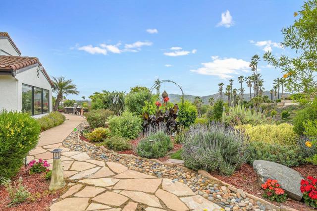 3609 Monte Real, Escondido CA: https://media.crmls.org/mediaz/c0f19617-9a23-4187-8a7d-4318a15155a8.jpg