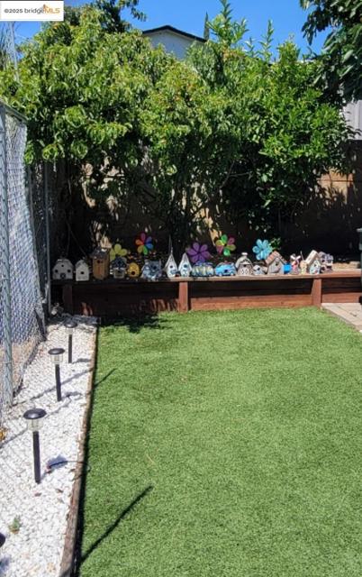 153 Shannon, Pittsburg CA: https://media.crmls.org/mediaz/c0f244d9-023e-4645-8bf9-6d2275ec8ea0.jpg