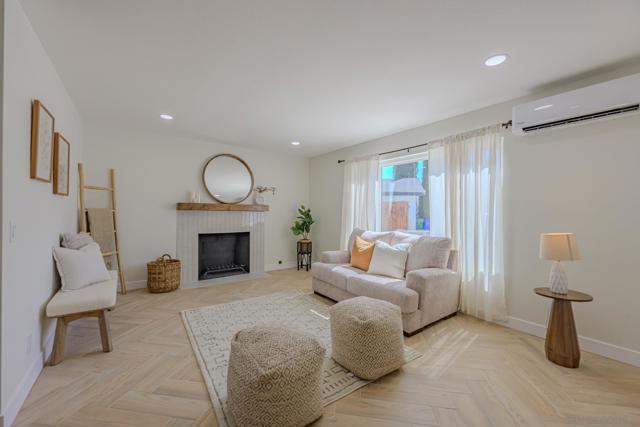 10805 Eberly Ct, San Diego CA: https://media.crmls.org/mediaz/c0f264a9-d0d3-438d-85e9-0f77cff3a60c.jpg