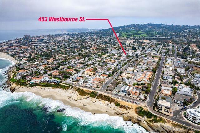 453 Westbourne St, La Jolla CA: https://media.crmls.org/mediaz/c0f2f1e2-2e6c-42a5-adec-4cad832e7c01.jpg