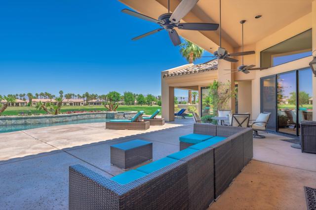 81080 Shinnecock, La Quinta CA: https://media.crmls.org/mediaz/c0f3e6e7-36d2-4706-8d85-11fb56f4a367.jpg