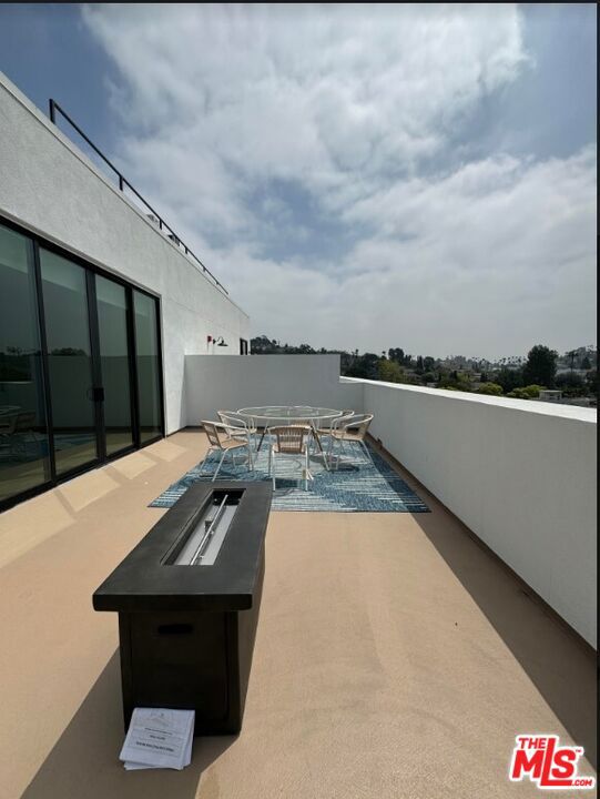 Image 3 for 1221 Myra Ave #Penthouse 601, Los Angeles, CA 90029