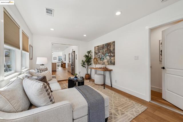 Image 19 of 59 For 934 Apgar St