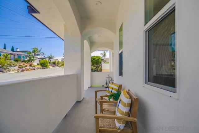 4607 Santa Cruz, San Diego CA: https://media.crmls.org/mediaz/c0f43958-7524-4dca-b557-65a61cbf3b80.jpg