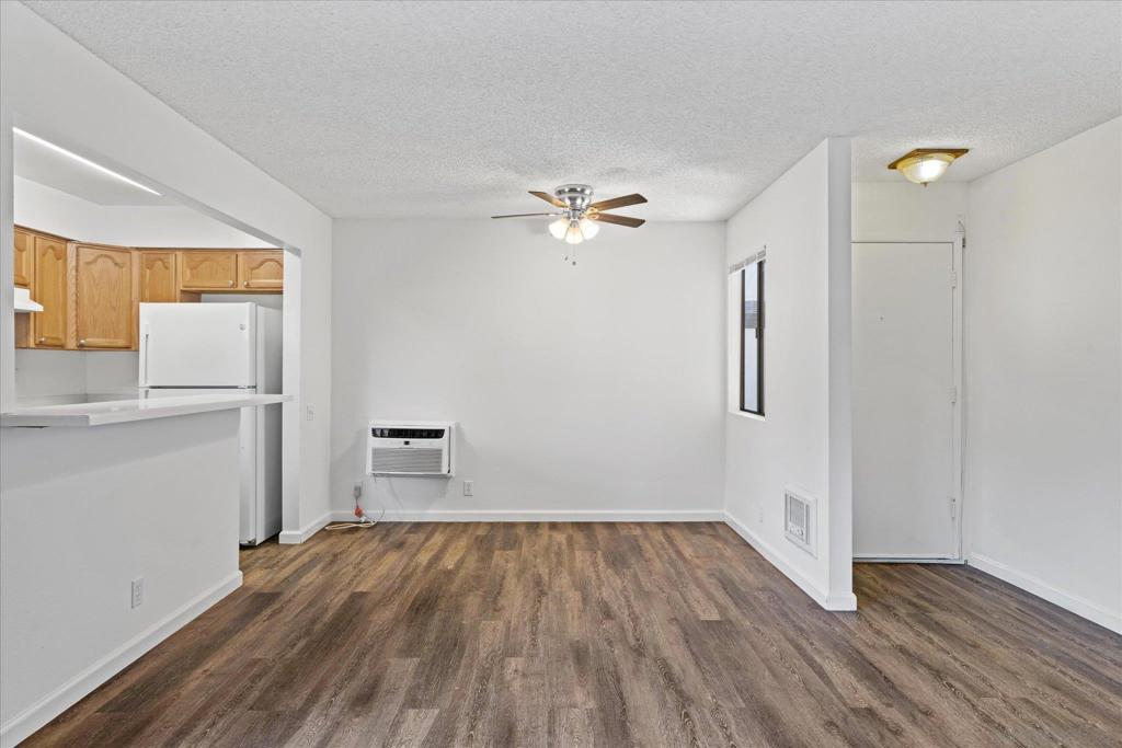 8069 Caminito De Pizza - photo 4