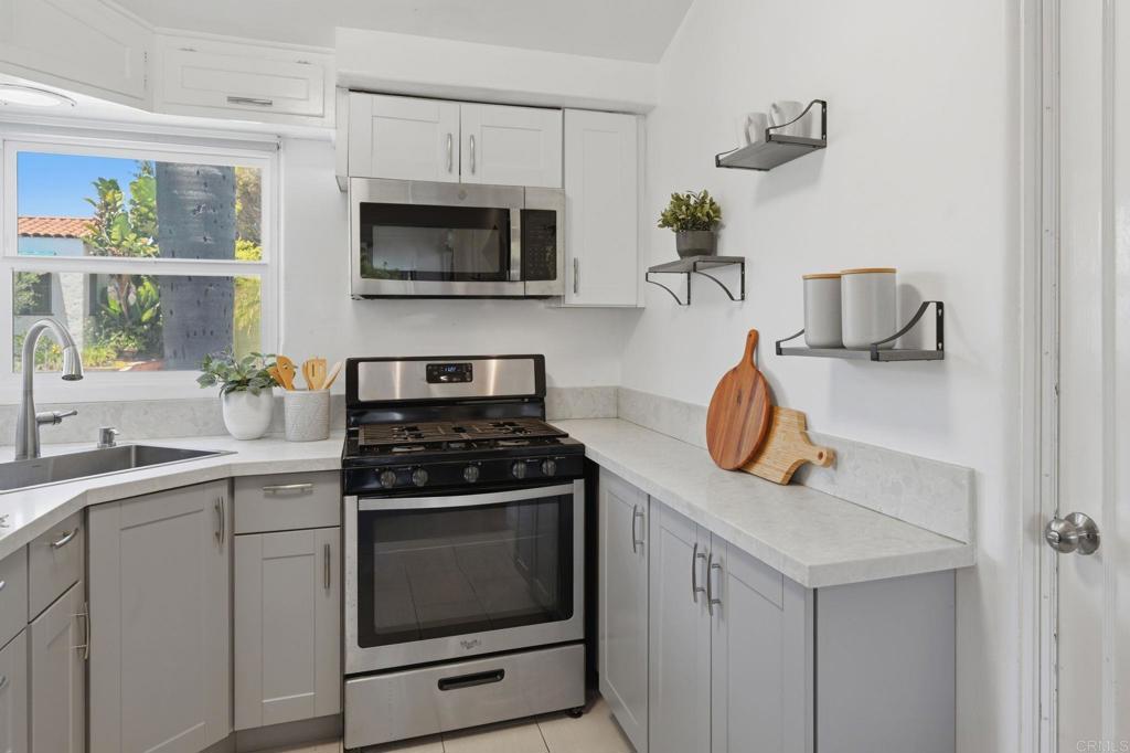 4537 45th Street - photo 8