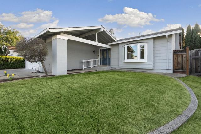 2805 Gazelle Drive, Campbell CA: https://media.crmls.org/mediaz/c0f52f0f-fb80-49a4-8866-19e203b816ec.jpg