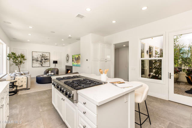 6072 Mandeville Place, Oak Park CA: https://media.crmls.org/mediaz/c0f59483-4cb3-4a9b-8433-1276f2378fc6.jpg