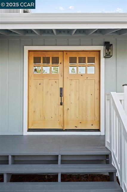 101 Lena Ct, Pleasant Hill CA: https://media.crmls.org/mediaz/c0f5b9dc-4263-4fe8-831a-7d61f9da83c6.jpg