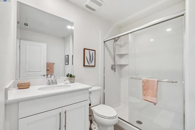 1815 Balsa St, Alameda CA: https://media.crmls.org/mediaz/c0f5e31e-7ca9-465e-857a-bfcda48bf37a.jpg