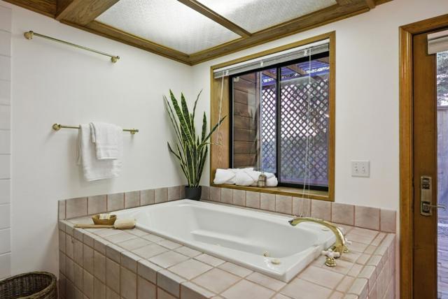 720 Quigg Way, Boulder Creek CA: https://media.crmls.org/mediaz/c0f64658-7cf9-4630-b565-238ac0126c37.jpg