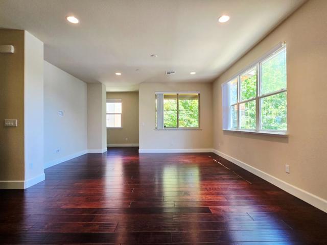 338 Santa Diana Terrace, Sunnyvale CA: https://media.crmls.org/mediaz/c0f6a84f-4a88-4347-ba66-0e97613bab5a.jpg