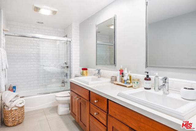 Drew Fenton | 951 Granville Avenue Los Angeles CA | MLS: 7445189 Drew Fenton | 951 Granville Avenue Los Angeles CA | MLS: 7445189