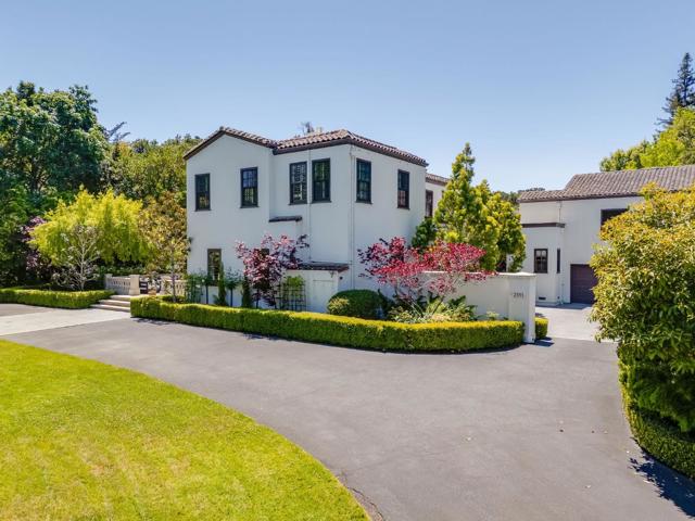 2181 Parkside Avenue, Hillsborough CA: https://media.crmls.org/mediaz/c0f6f140-d683-433a-a135-5cd4a536a746.jpg