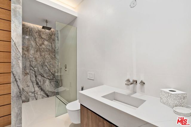 16015 Valley Wood Road, Sherman Oaks CA: https://media.crmls.org/mediaz/c0f71540-73f8-48dd-9ae8-11f839ca4946.jpg
