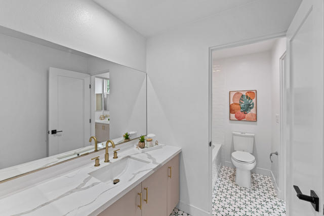 4315 Vantage Lane, Palm Springs CA: https://media.crmls.org/mediaz/c0f76ed2-1138-4ae6-b0f1-bbc3a93701de.jpg