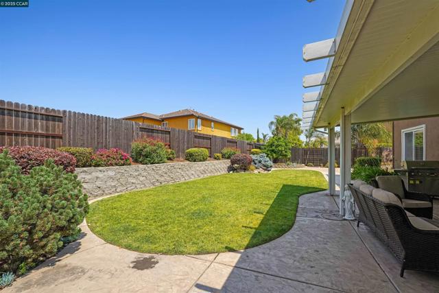 812 Westgate Drive, Vacaville CA: https://media.crmls.org/mediaz/c0f79db5-e526-4152-9989-b9dac8027af3.jpg