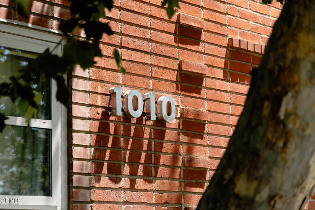 1010 Sycamore Avenue, South Pasadena CA: https://media.crmls.org/mediaz/c0f7f81d-d691-4bee-a047-9799b576bc1b.jpg