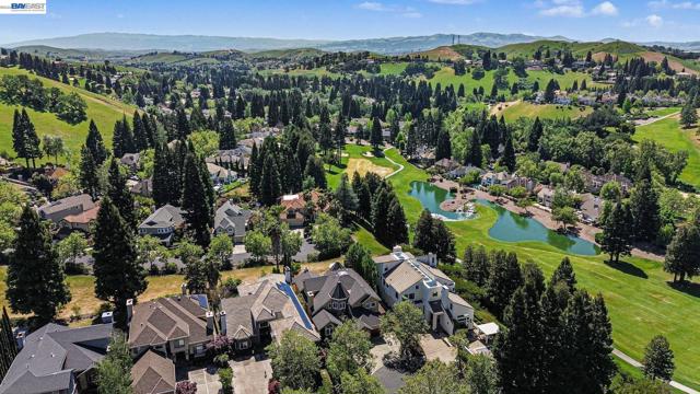 4275 QUAIL RUN PL, Danville CA: https://media.crmls.org/mediaz/c0f84327-68cf-44d5-898a-9962daa8dc5f.jpg