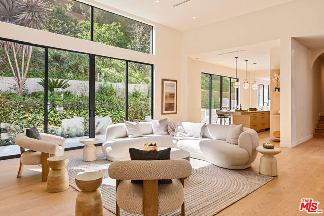 1401 N Bundy Drive, Los Angeles CA: https://media.crmls.org/mediaz/c0f8810e-3379-4765-a651-6bf8ac22932e.jpg