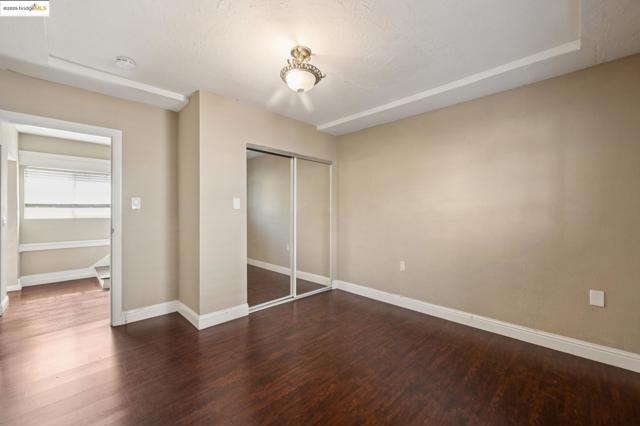 Image 21 of 60 For 1063 32nd St