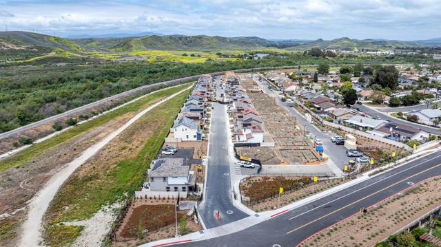 Detail Gallery Image 6 of 7 For 707 Kingbird Loop, Oceanside,  CA 92058 - 3 Beds | 2/1 Baths