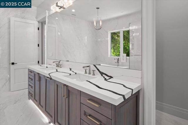 74 Middlefield Rd, Atherton CA: https://media.crmls.org/mediaz/c0f9b8e8-1e0f-4548-b864-8c03b68501ef.jpg