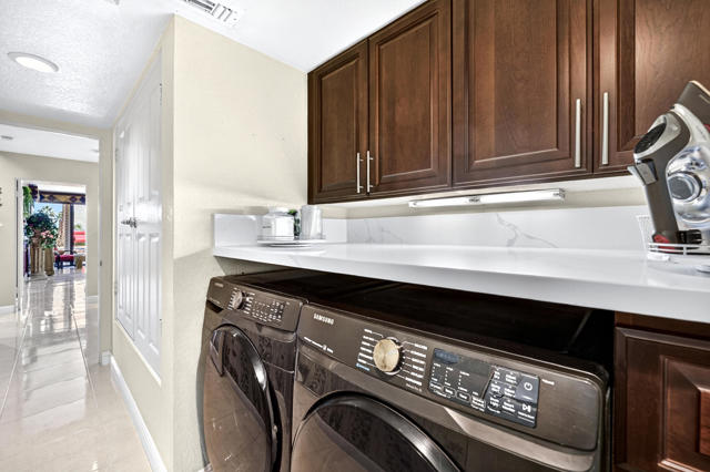 26 Alta Vista, Rancho Mirage CA: https://media.crmls.org/mediaz/c0fa2d37-b4ba-4714-b922-1ad69396977c.jpg