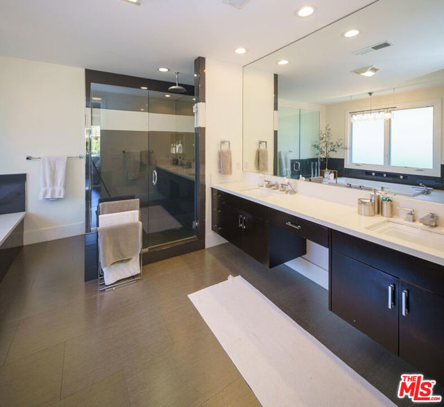 9515 Kirkside Road, Los Angeles CA: https://media.crmls.org/mediaz/c0fa5e97-fc78-45d4-aa87-61ec87cd232f.jpg