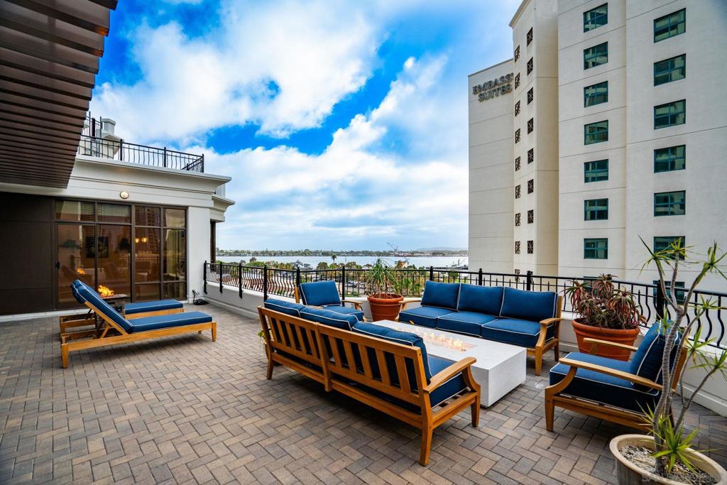 700 Harbor Dr