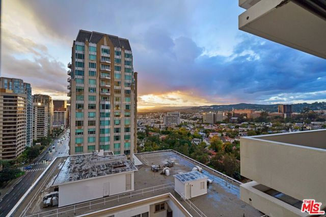 10701 Wilshire Boulevard, Los Angeles, California 90024, 2 Bedrooms Bedrooms, ,2 BathroomsBathrooms,Condominium,For Sale,Wilshire,24404361