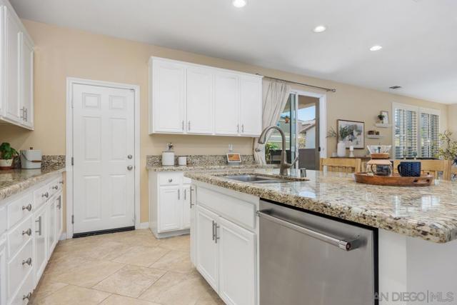17253 4S Ranch Parkway, San Diego CA: https://media.crmls.org/mediaz/c0faa3bc-407c-48ae-a9d7-8c032ce60fc2.jpg