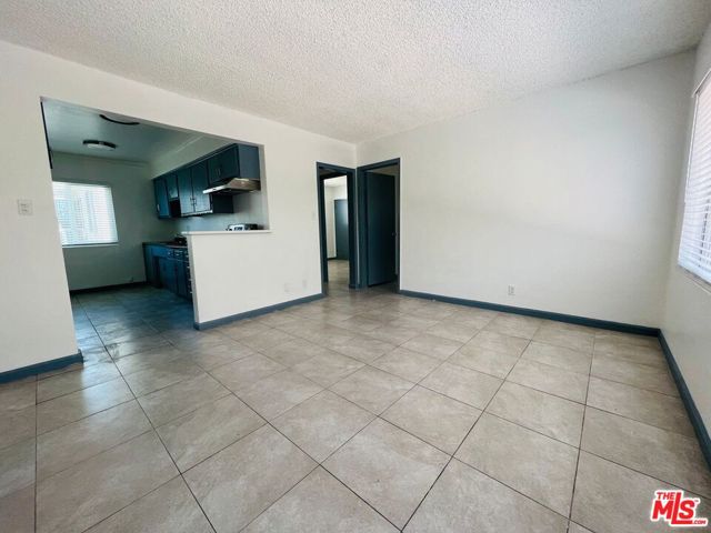 1775 Locust Avenue, Long Beach CA: https://media.crmls.org/mediaz/c0fab19c-c46c-4105-82f1-a3e38ee5111b.jpg