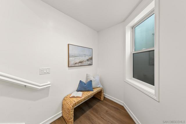 261 G Ave, Coronado CA: https://media.crmls.org/mediaz/c0fb648d-bf43-4ceb-bfd6-6ba52d965746.jpg