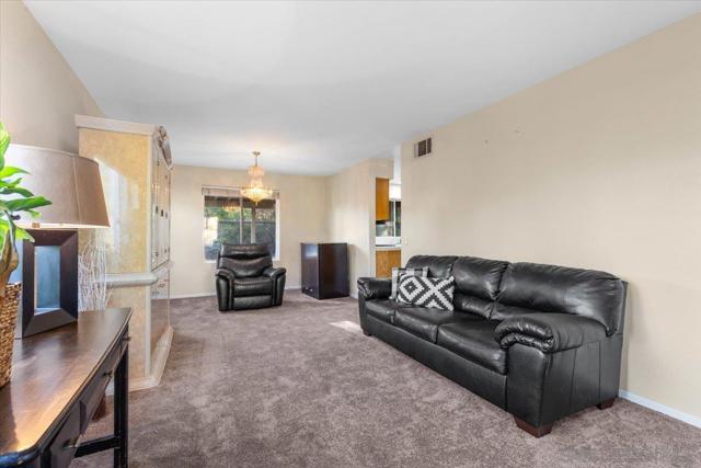 609 Jacks Creek Road, Escondido CA: https://media.crmls.org/mediaz/c0fbe765-0f7e-44fa-b873-5c31d186f8c1.jpg