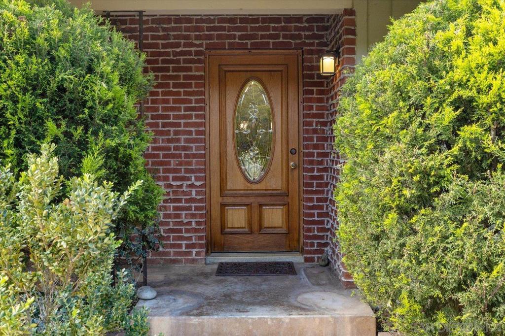 877 Montview Drive - photo 6