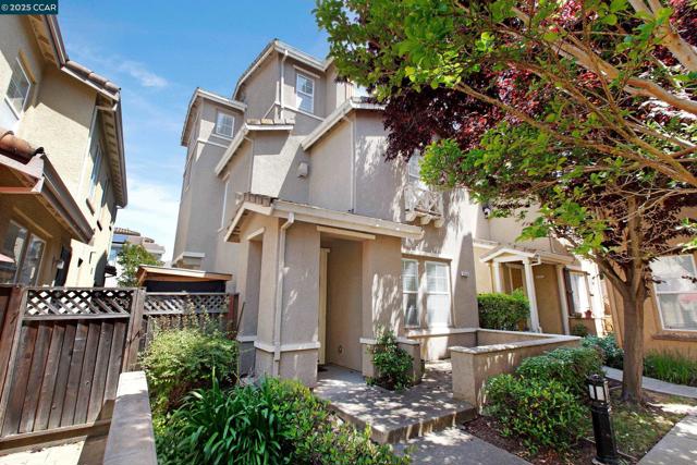 5349 EAGLE COURT, Richmond CA: https://media.crmls.org/mediaz/c0fc0c78-4f9a-4dad-b38b-a5dce44b2a0b.jpg