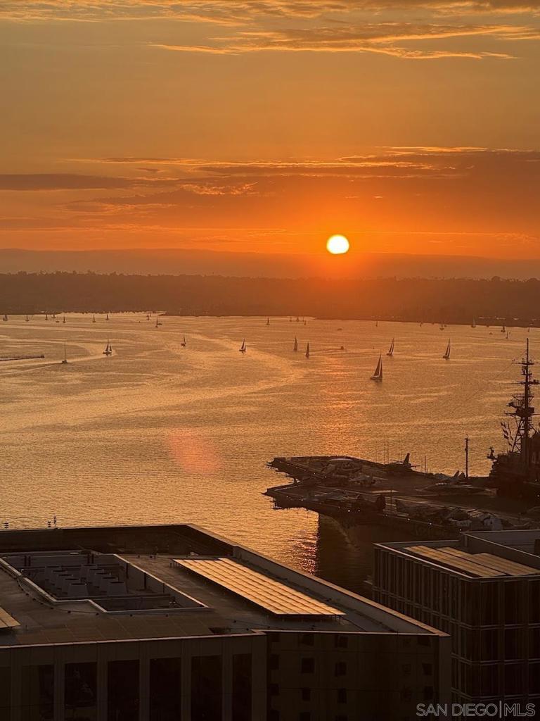 https://media.crmls.org/mediaz/c0fc290b-2ad9-4a21-b510-99db5c066fcd.jpg?preset=X-Large
