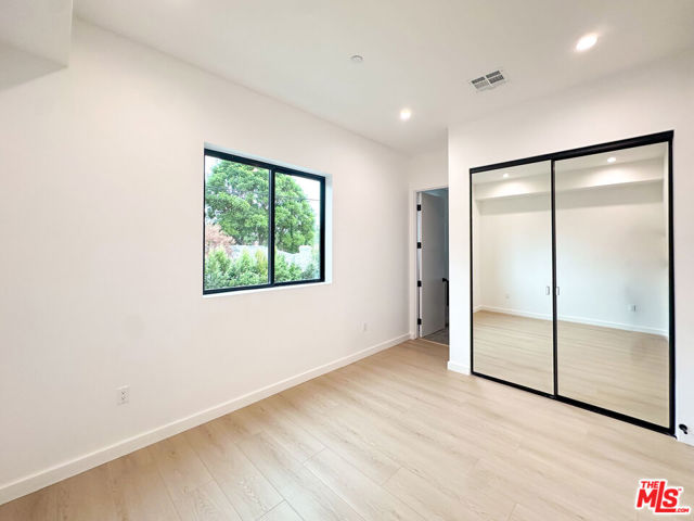 13843 Burbank Boulevard, Sherman Oaks CA: https://media.crmls.org/mediaz/c0fcb16f-c690-49cd-a117-fae55b375a3e.jpg