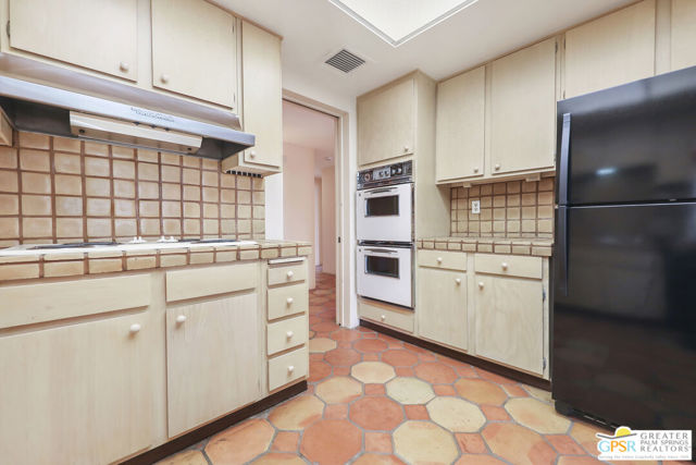 900 Island Drive #113, Rancho Mirage, CA 92270