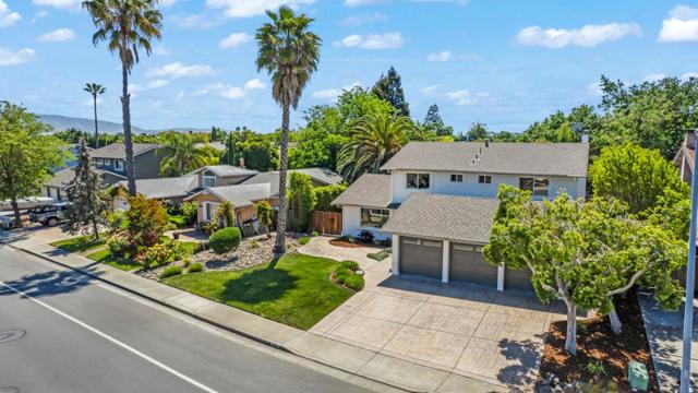 540 La Crosse Drive, Morgan Hill CA: https://media.crmls.org/mediaz/c0fd3066-6990-4ee0-8da9-0bb96a686e69.jpg