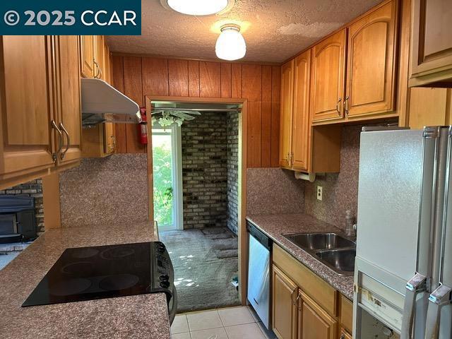 35593 Cleremont Dr, Newark CA: https://media.crmls.org/mediaz/c0fdf145-e82d-43a2-96a5-240dd75851a7.jpg