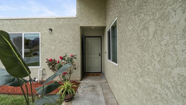 271 E Rienstra Street, Chula Vista CA: https://media.crmls.org/mediaz/c0fe3612-f9e9-4774-8314-b13ab6e8a1ec.jpg
