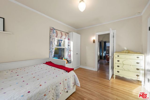 646 N Dillon Street, Los Angeles CA: https://media.crmls.org/mediaz/c0fe613c-3602-4f64-b416-a8f09becca06.jpg