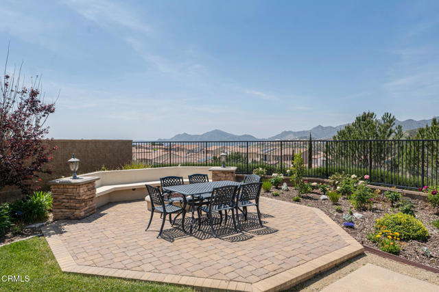 20752 Veneto Way, Porter Ranch CA: https://media.crmls.org/mediaz/c0fef8f1-9e7b-42d1-a4b0-0efe3381abf6.jpg