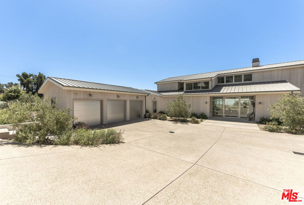 29958 Harvester Road — architectural residence